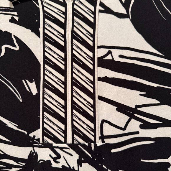 BCBGMaxAzria | Patterned Tunic Shift Dress | Black/White | Size M - Picture 11 of 12